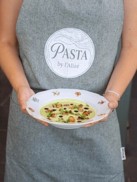 L'équipe de Pasta by Alizé sur le port de Hyères